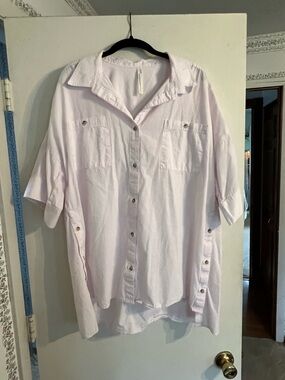 Relaxed Short-Sleeve Button-Up Shirt in Light Lavender/Mauve